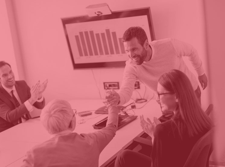 Gestión de redes sociales y contenidos en España Creación de páginas de venta para infoproductos en España